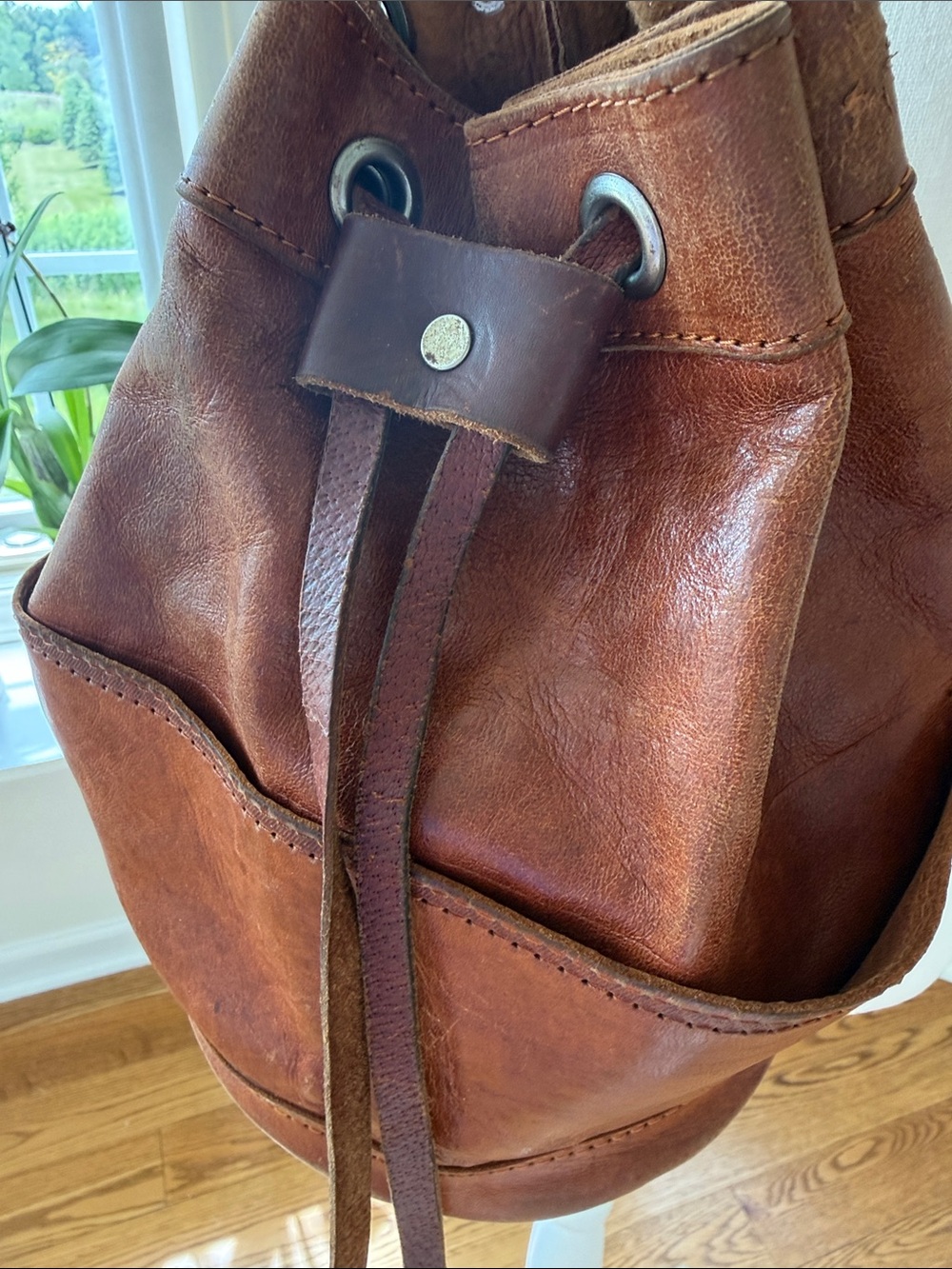 Vintage Brown Leather Drawstring Backpack - Picture 3 of 16